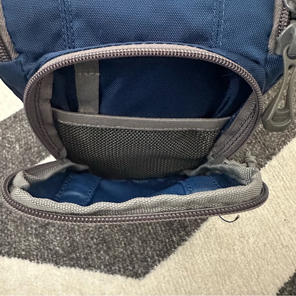 Lowepro Toploader Zoom 45 AW II Camera Bag - Picture 6 of 7